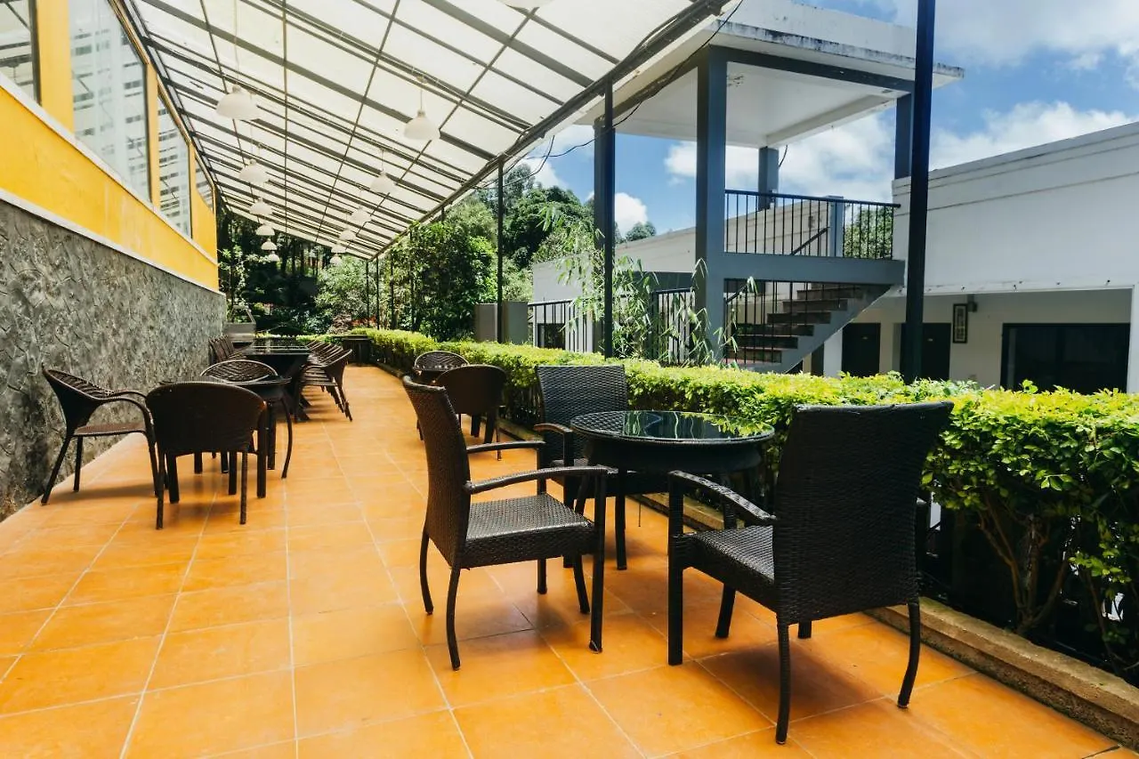 Hotel The Club Munnar